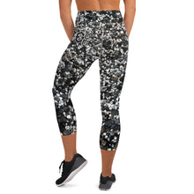 Load image into Gallery viewer, Suburban Camouflage Zoom Conference Capri Leggings