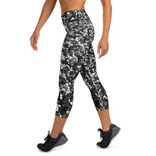 Load image into Gallery viewer, Suburban Camouflage Zoom Conference Capri Leggings