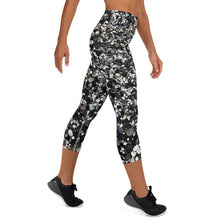 Load image into Gallery viewer, Suburban Camouflage Zoom Conference Capri Leggings